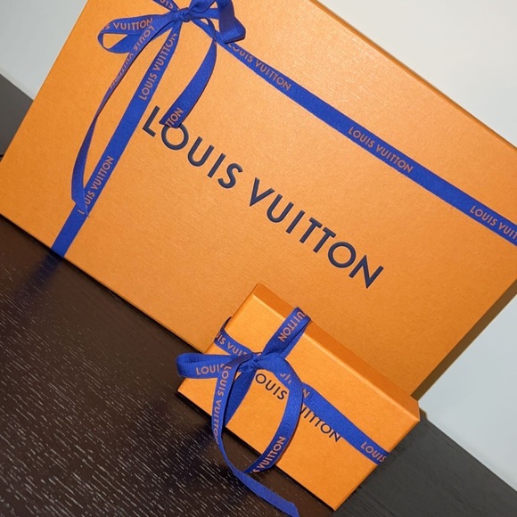 The Louis Vuitton Multi Pochette Cross-Body Bag. - Picture 2 of 5